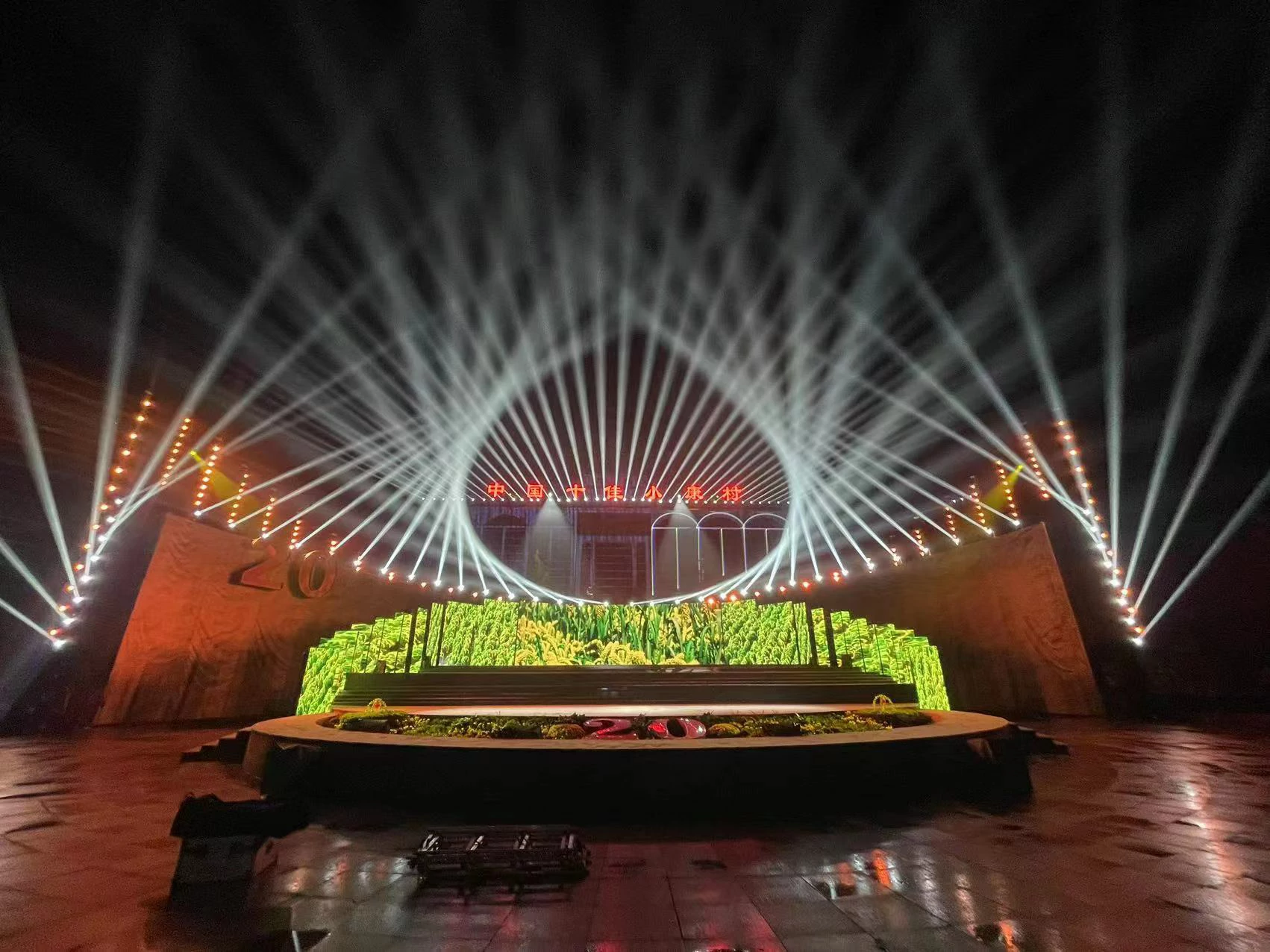 Мы создаем яркие решения для ваших проектов.